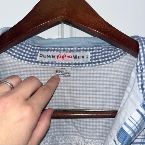 The PERFECT Vintage Style Denim Button Up - Picture 3 of 4